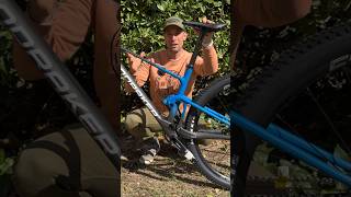 Mondraker FPodium 2024 sistema Zero 🤔 mtb shorts [upl. by Yemrej]