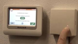 OpenTherm®ketelmodule R8810 toewijzen aan evohome  Honeywell Home [upl. by Dur]