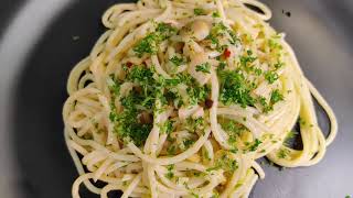 Spaghetti Aglio Olio E Peperoncino I Veg Spaghetti AOP I Italian recipe I Best Pasta I Easy amp Tasty [upl. by Eoj]