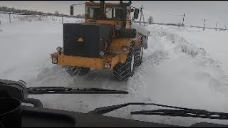 Трактор Кировец Пробую бить отведенную дорогу Пробиваюсь на скважины [upl. by Ycaj]