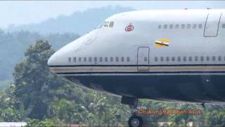 Brunei Gov B747400 V8ALI [upl. by Ecirpak598]