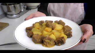 SPEZZATINO CON PATATE  Le ricette di Zia Franca [upl. by Chretien]