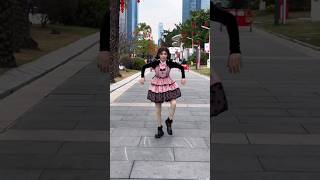 Robot or real girl dance ello pop dancer asian shorts [upl. by Ortensia]