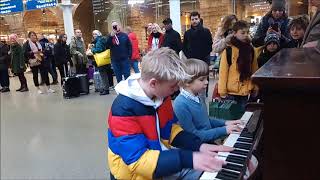 PLAY on the STATION  by Olivier 8 years old and Abe 12 years old [upl. by Sire496]