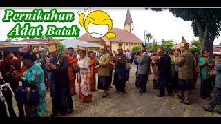 Horas 😇  Prosesi Pernikahan Adat Batak Tua Ni Gondang amp Gondang Batak Liat Liat [upl. by Ludwigg]