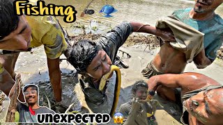 Unbelievable Eel fish catching 🎣😱 बाम माछां 🤤 viral [upl. by Sib]