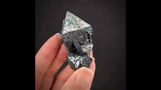 Hematita e Magnetita  Hematite and Magnetite shortsvideo [upl. by Arde]