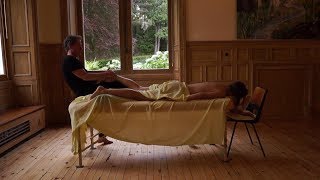 Esalen Massage und Lange Streichbewegungen [upl. by Averir]