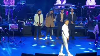 Kabhi Alvida na kehna  Sonu Nigam Live in Concert Part 12  Audience Singing Like Liquid Melody [upl. by Narbig813]