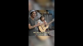 El Chavo y Quico agarraron las guitarras para todo menos para tocarlas elchavodel8 elchavo [upl. by Bach]