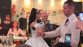 Unuka i deda zasvirali violinu i harmoniku u duetu [upl. by Aniryt661]