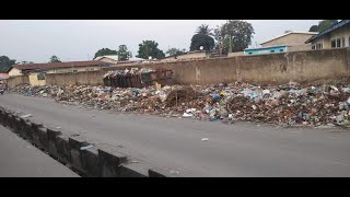 Congo Bzv Une école étouffée par une poubelle géante [upl. by Enytnoel]