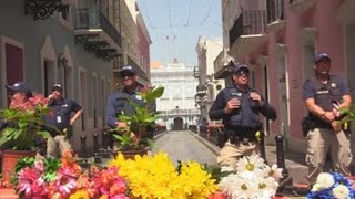 Colocan flores sobre zona de protesta en PRico [upl. by Elli]