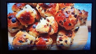 Cozonac cu stafide sau chifle cu stafideRaisin cakes [upl. by Lily47]