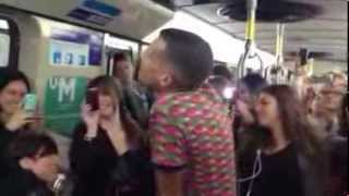 Stromae chante Formidable dans le métro de Montréal STM Stromae [upl. by Hsak796]