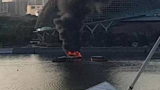 Boat on fire in Singapore River [upl. by Gwenni]