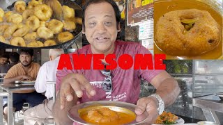 Uddina Vada😍Medu Vada👌Vada Sambar👍Spicy Urad Dal VadaHow To Make VadaStreet FoodSouth Indian Vada [upl. by Haelak]