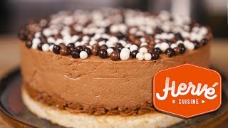 Recette Gateau Chocolat Royal ou Trianon facile  biscuit mousse chocolat praliné [upl. by Urbannal548]