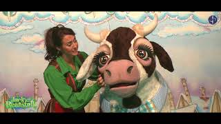 Cow for sale  Jack amp the Beanstalk  Stevenage 2017 [upl. by Gerick]