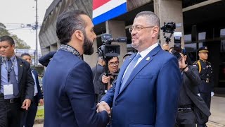 Momento Exacto donde Nayib Bukele Llega a Casa Presidencial de Costa Rica [upl. by Kcir]