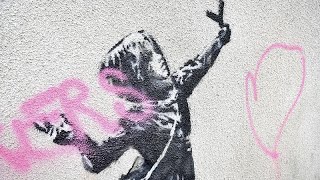 Regno Unito imbrattato il murale di Banksy [upl. by Cran]