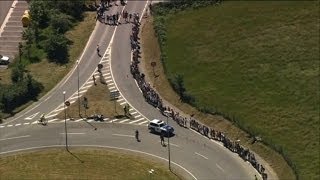 Pays Basque une chaîne humaine pour lindépendance [upl. by Egdamlat47]