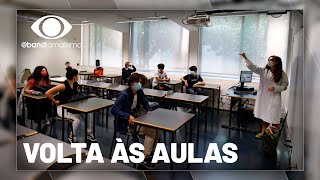 Volta às aulas confira as estratégias de diversos países para a retomada [upl. by Woodall]