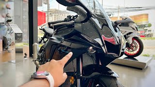 All New Yamaha R1 2023 Baap of All Superbikes 🔥  R15 के Papa  Detailed Review [upl. by Ecinej]