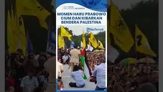 MOMEN Prabowo Joget Gemoy lalu Cium dan Kibarkan Bendera Palestina di Hadapan Pendukungnya di Batam [upl. by Enrak]