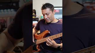 Brilliant GEDDY LEE Bass Fill [upl. by Ayana]