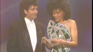 Kool amp the Gang Wins Favorite SoulRampB Group  AMA 1986 [upl. by Ainerbas]